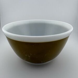 Vintage Green 402 Mixing Bowl 1.5 Quart Olive Green Americana
